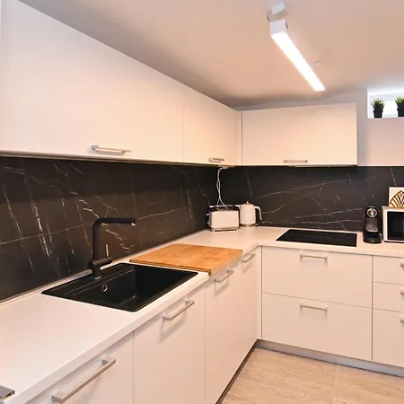 Good Time Apartment *