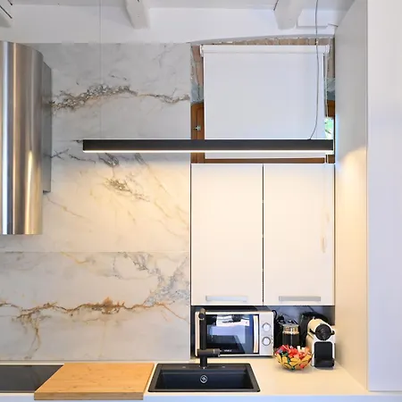 Good Time Apartment *