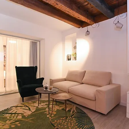 Good Time Apartment *