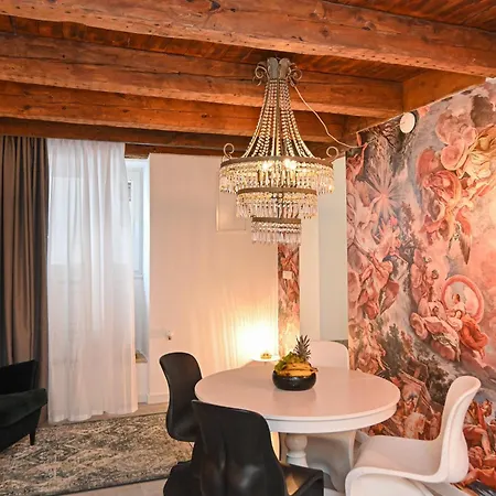 Good Time Apartment
